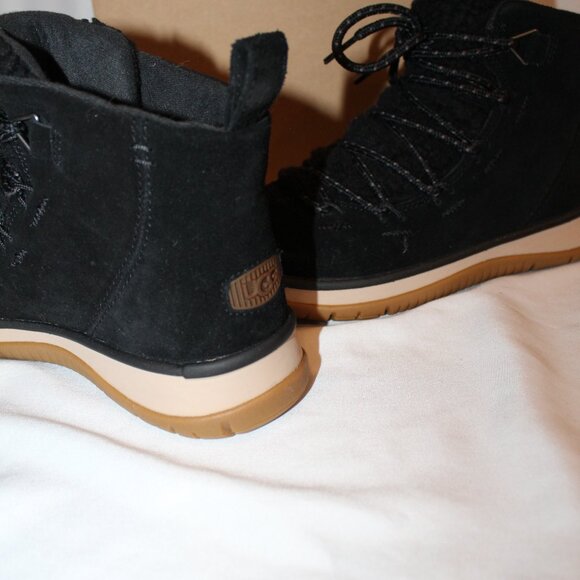 NIB UGG WOMEN'S WATERPROOF LAKESIDER SUEDE LACE UP BOOTS BLACK - Picture 5 of 7